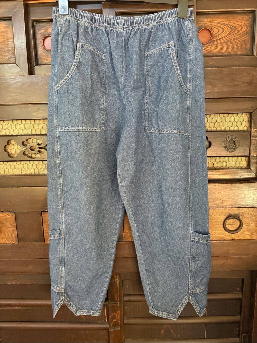 Women's Ankle Cropped Relaxed Denim Pants in Medium Blue